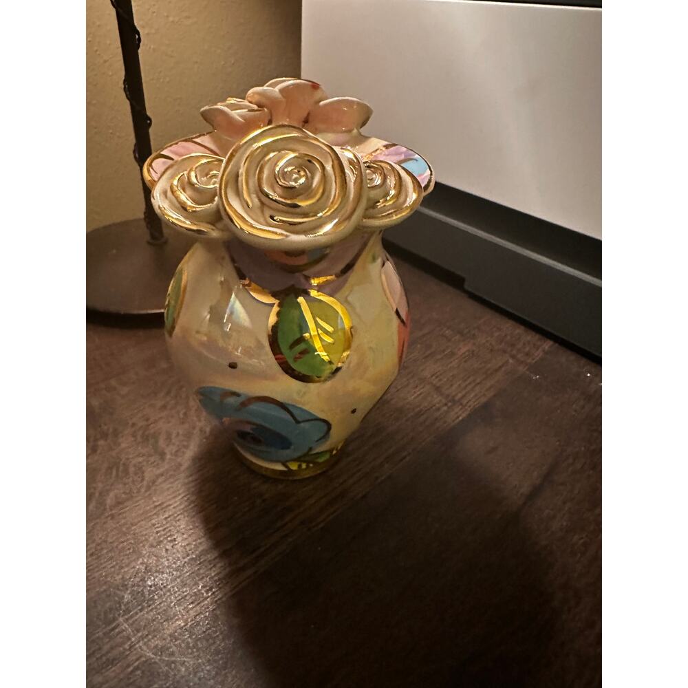 SIGNED MARY ROSE YOUNG PALE ROSES PINK  VASE - Picture 2 of 6